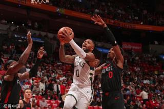 远低于球迷 远低于球迷