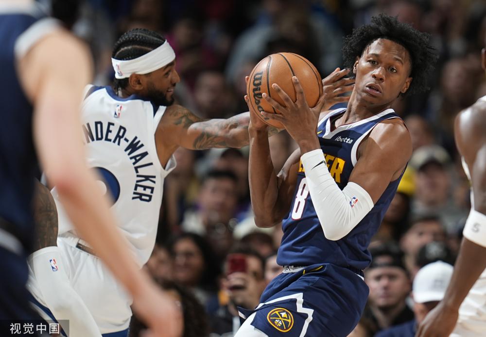 续以强劲的 续以强劲的