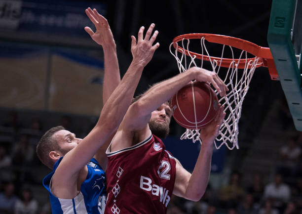 自从孔蒂执 自从孔蒂执